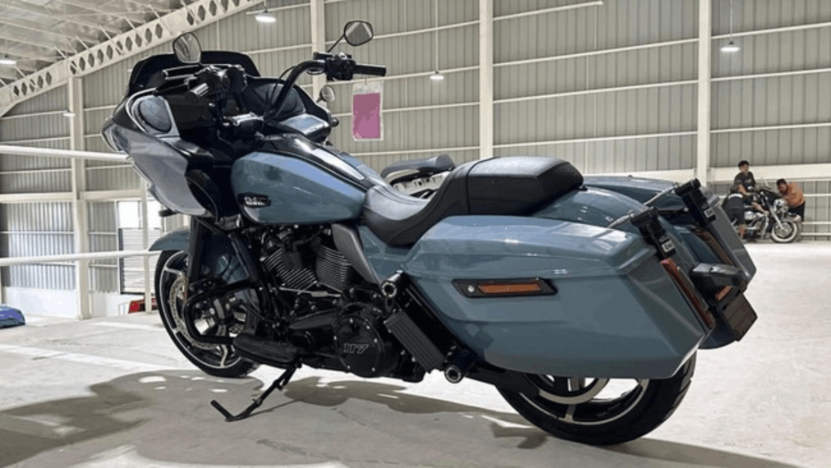 Lelang Harley Road Glide