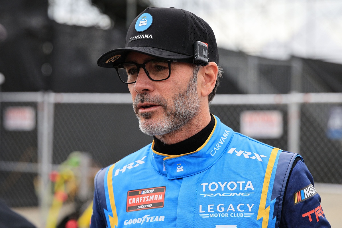 jimmie johnson trucks Jimmie Johnson Trucks: Kecewa dengan 'Disrespect' saat… jimmie johnson trucks - ilustrasi berita Jimmie Johnson Trucks: Kecewa dengan 'Disrespect' saat Balapan NASCAR Trucks