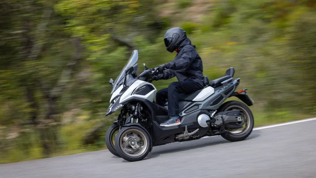 kymco cv3 575 - ilustrasi berita Kymco CV3 575 2026: tiga roda yang lebih lengkap untuk pengemudi tanpa SIM motor