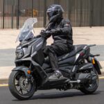 x-over 357 - ilustrasi berita Rieju X-OVER 357: Scooter Crossover yang Lengkap dan Serba Bisa