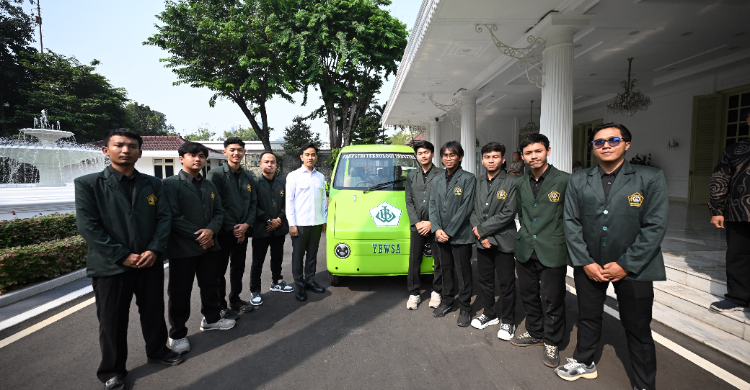 mobil listrik - ilustrasi berita Wapres Apresiasi Mobil Listrik Karya Mahasiswa Unissula dan Dorong Pengembangan…