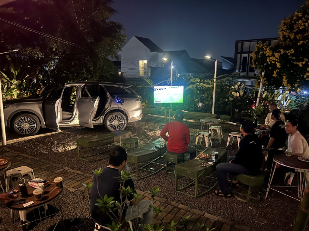 tiggo 9 csh - ilustrasi berita Chery TIGGO 9 CSH Hidupkan Pesta Bola dengan V2L dan Audio Sony di Hijoe Jakarta