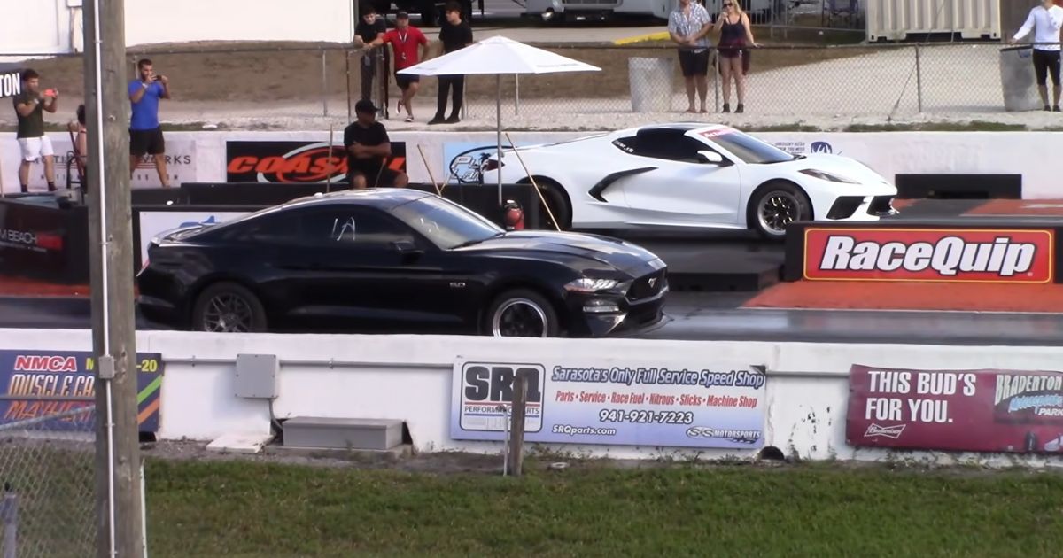 corvette c8 Corvette C8 vs Ford Mustang GT: Drag quarter-mile di Bradenton,… corvette c8 - ilustrasi berita Corvette C8 vs Ford Mustang GT: Drag quarter-mile di Bradenton, Florida