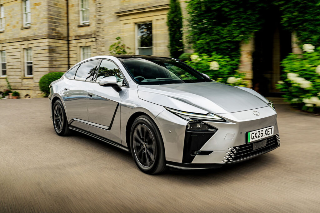 lexus es - ilustrasi berita Lexus ES generasi kedelapan: Spirit LS hidup kembali dalam sedan EV £68k