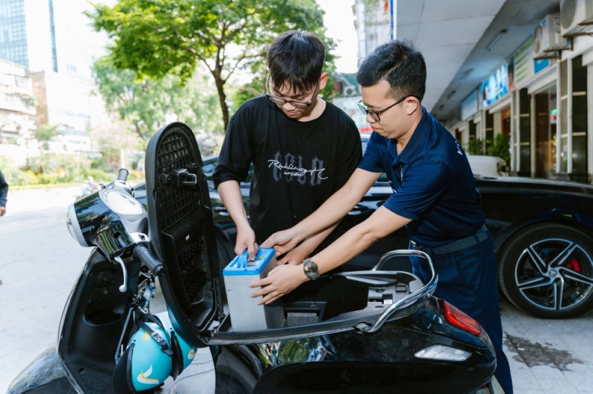 one-minute swap VinFast perkenalkan one-minute swap untuk motor listrik one-minute swap - ilustrasi berita VinFast perkenalkan one-minute swap untuk motor listrik
